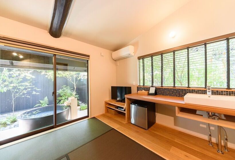 ריוקאן Yufuin Iyotomi