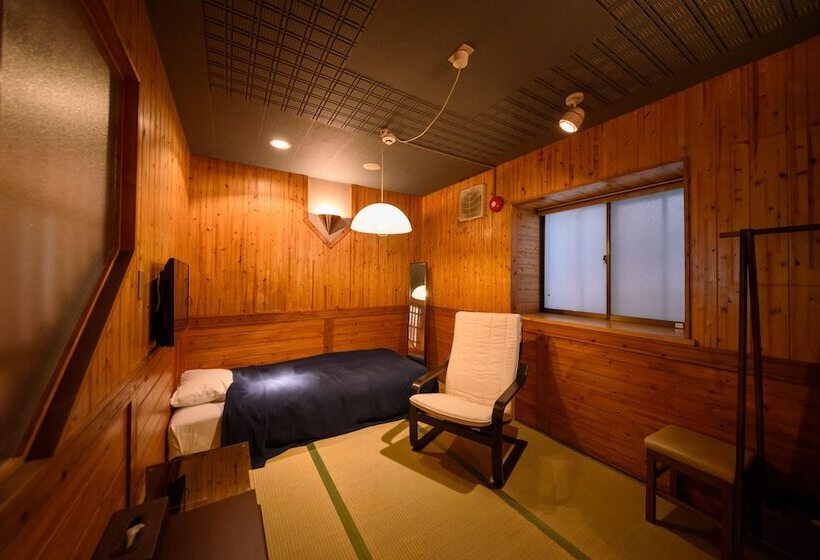 ריוקאן Yufuin Iyotomi