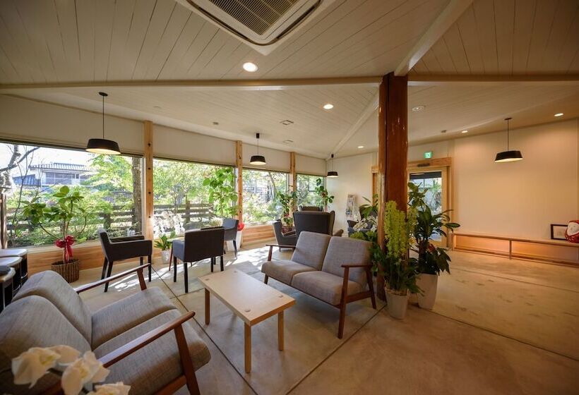 ריוקאן Yufuin Iyotomi