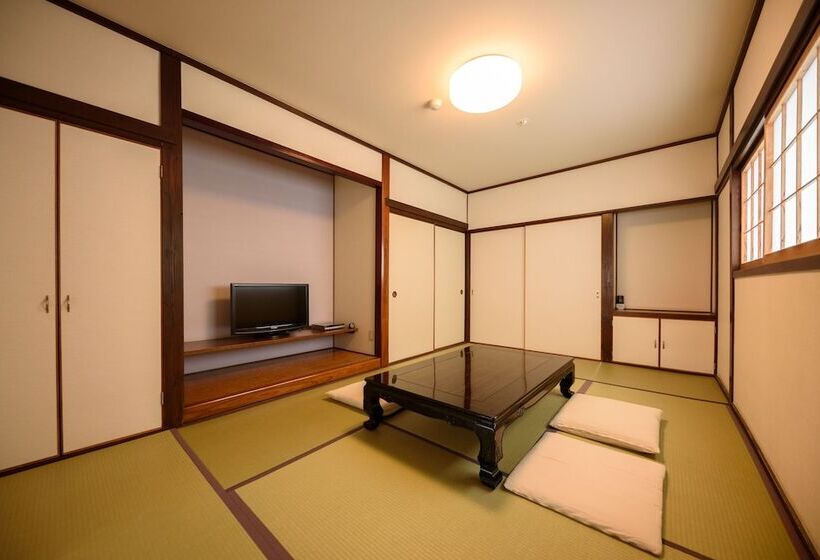 ריוקאן Yufuin Iyotomi