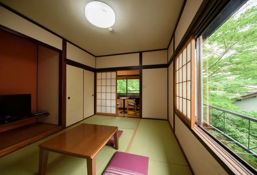 旅館 Yufuin Iyotomi