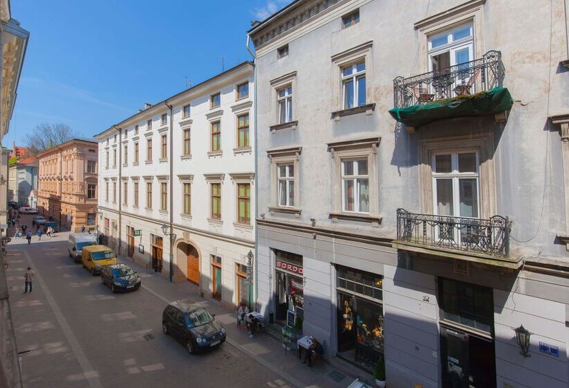 Retkeilymaja Draggo House