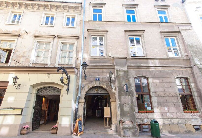 Общежитие Draggo House