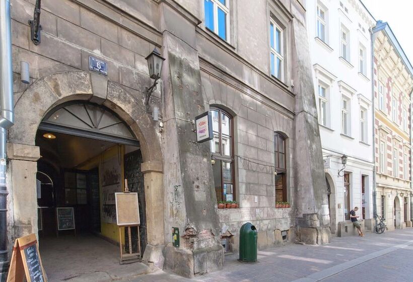 Retkeilymaja Draggo House