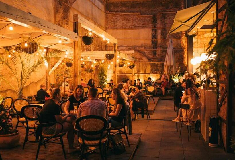 Retkeilymaja Draggo House