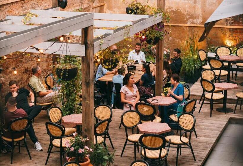 Retkeilymaja Draggo House