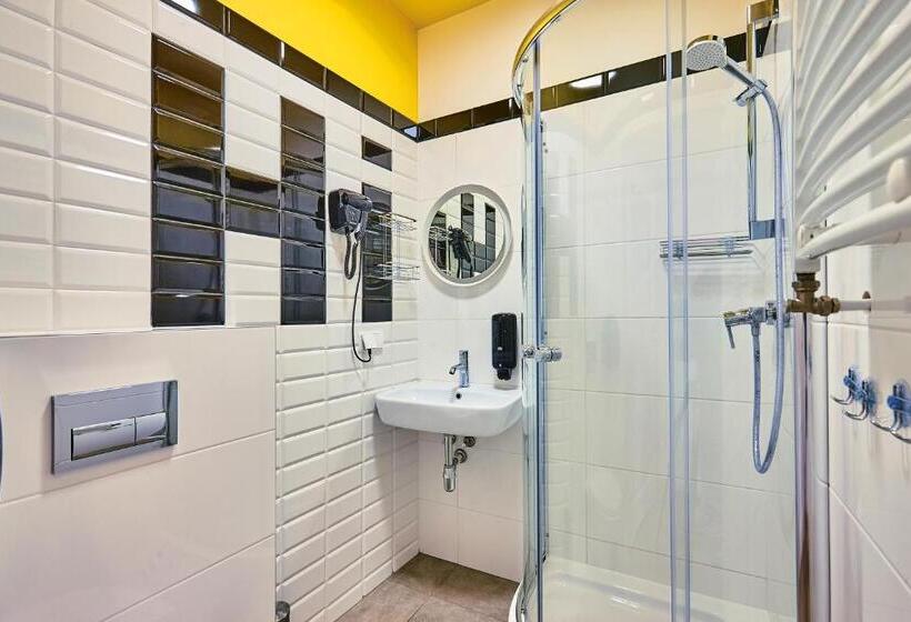 Retkeilymaja Draggo House