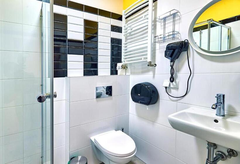 Retkeilymaja Draggo House