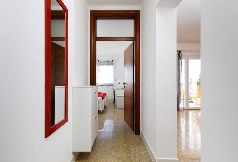 Ark Beach Apartments