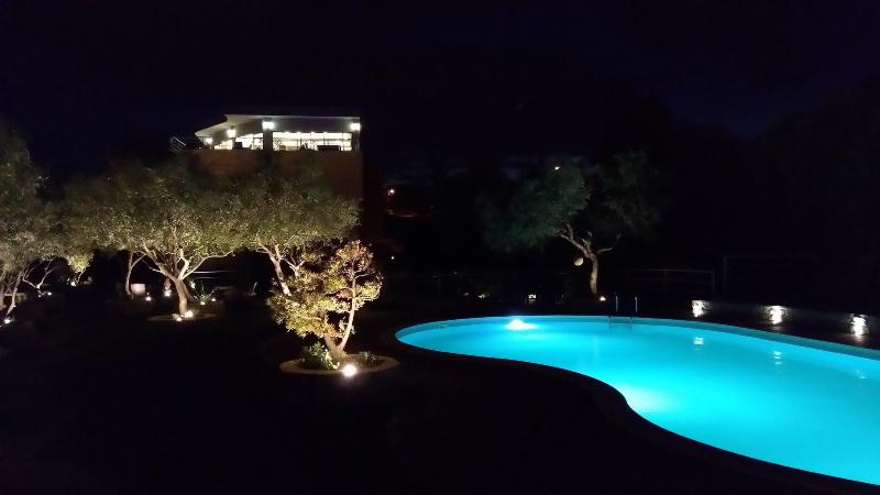 Ark Beach Apartments