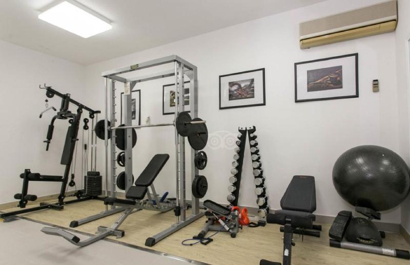 Ark Beach Apartments