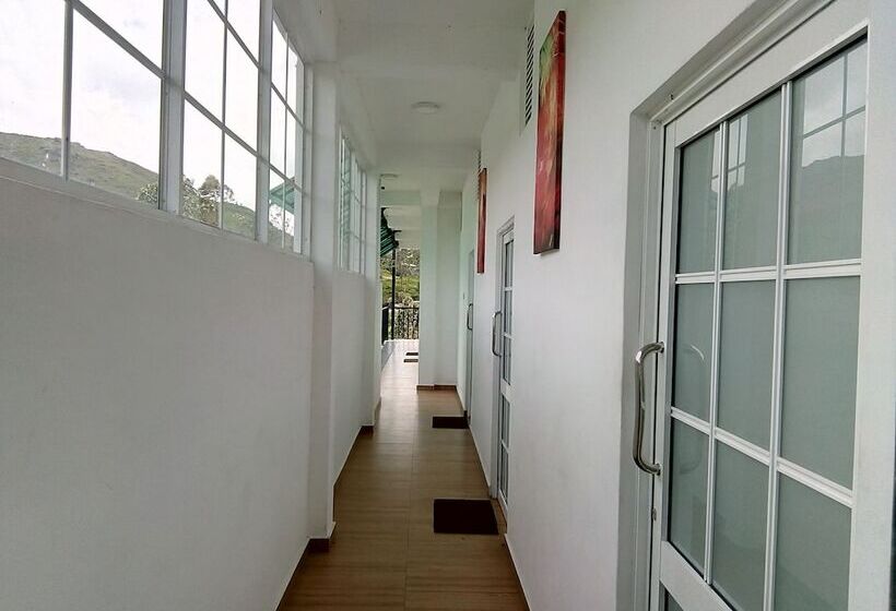 Hill Cool Hotel & Restaurant