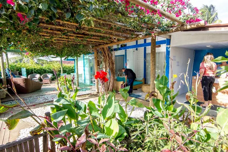 ホテル Pousada Portal Dos Golfinhos