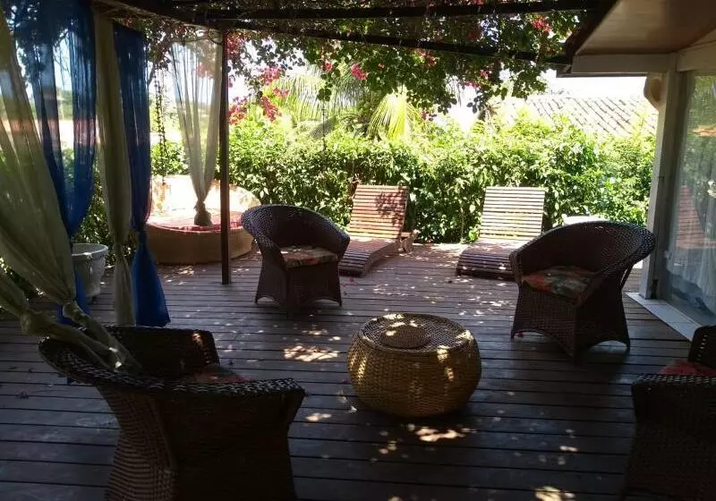 ホテル Pousada Portal Dos Golfinhos