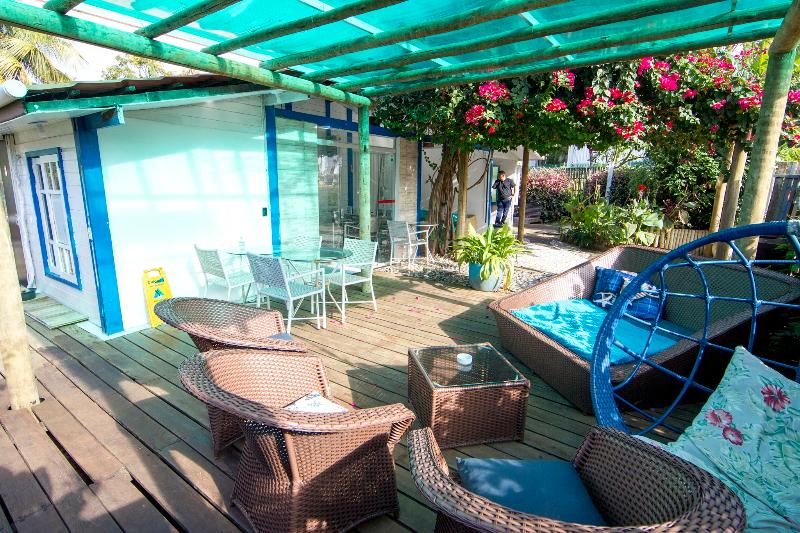 هتل Pousada Portal Dos Golfinhos