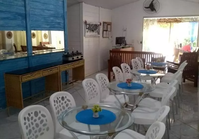 ホテル Pousada Portal Dos Golfinhos