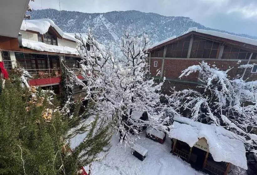 هتل Purnima Guest House Manali