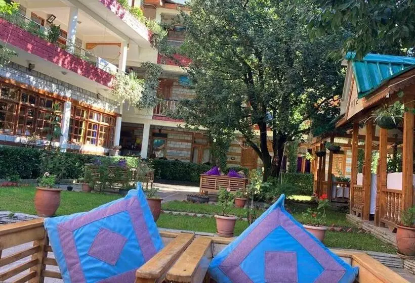 هتل Purnima Guest House Manali