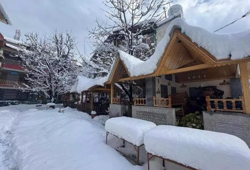 هتل Purnima Guest House Manali