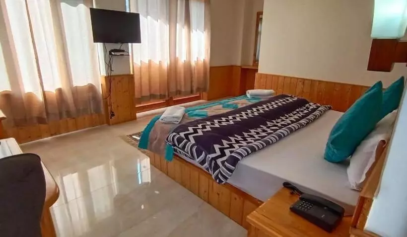 هتل Purnima Guest House Manali