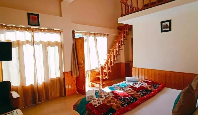 هتل Purnima Guest House Manali