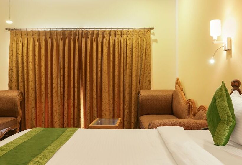 فندق Treebo Aarya Boulevard