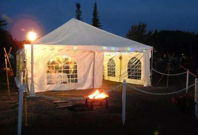 Hotelli Wildexodus Outdoors