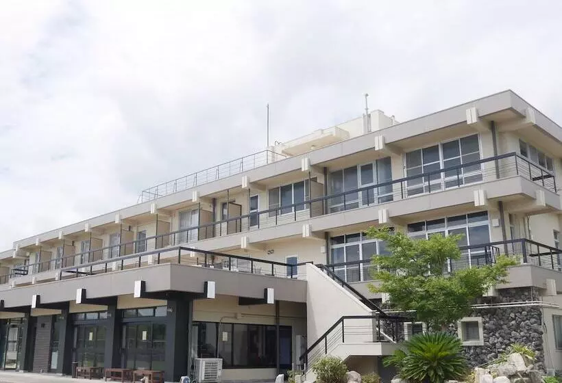 Retkeilymaja Jhoppers Lake Biwa Guesthouse