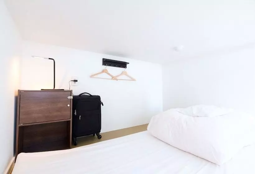 Retkeilymaja Jhoppers Lake Biwa Guesthouse