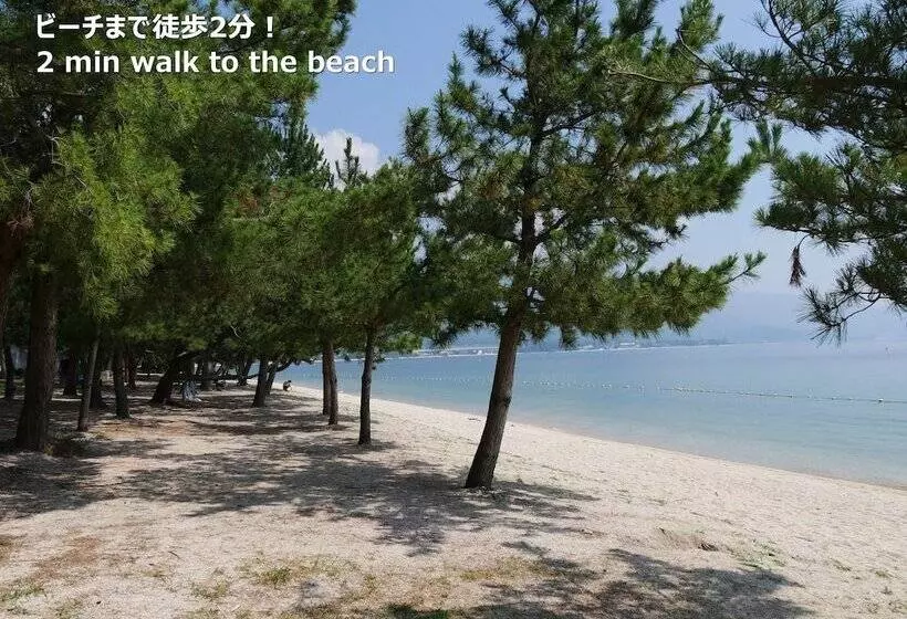 Retkeilymaja Jhoppers Lake Biwa Guesthouse