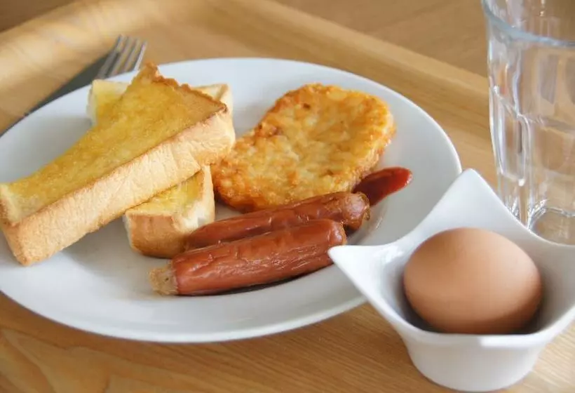 Retkeilymaja Jhoppers Lake Biwa Guesthouse