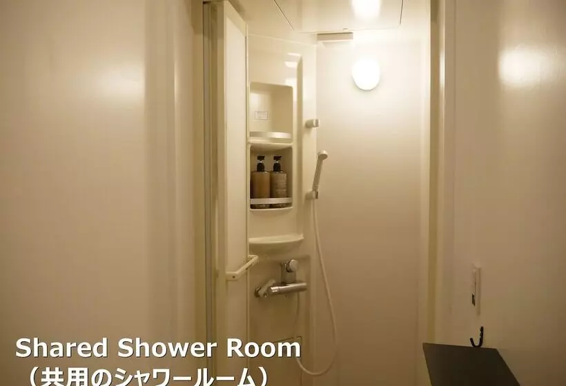 Retkeilymaja Jhoppers Lake Biwa Guesthouse