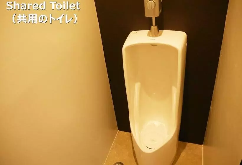 Retkeilymaja Jhoppers Lake Biwa Guesthouse