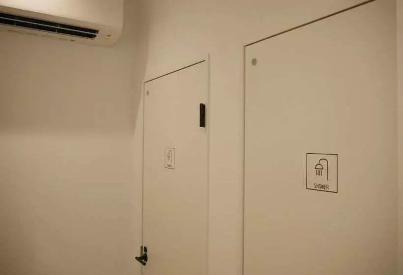 Retkeilymaja Jhoppers Lake Biwa Guesthouse