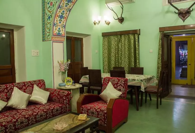 تختخواب و صبحانه Haveli Kalwara   A Heritage