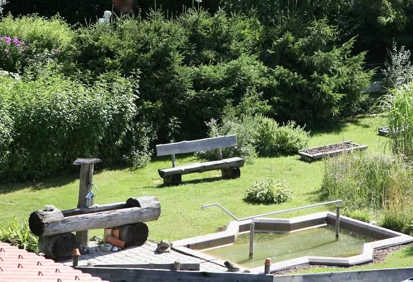 ホテル Beim Nuihausa