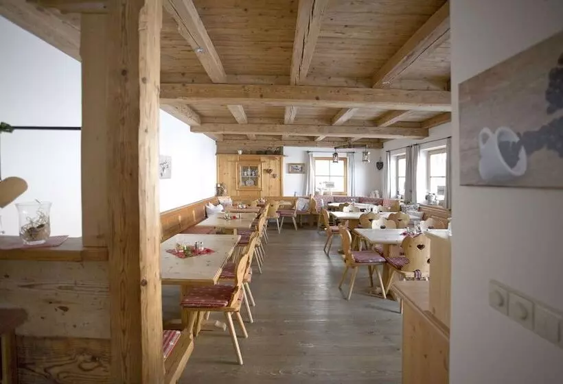 ホテル Beim Nuihausa