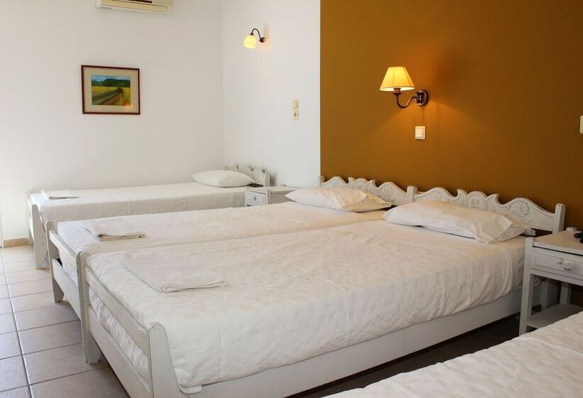 ホテル Ikaros Art