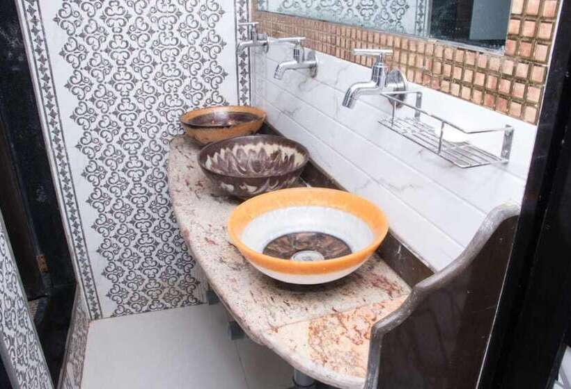 酒店 Popular Palace