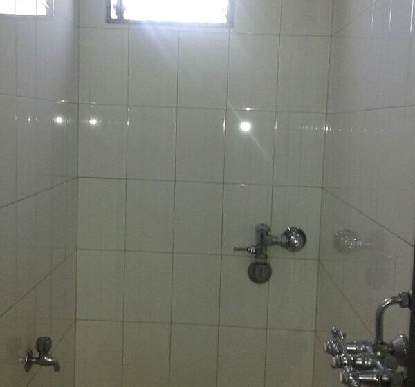 酒店 Popular Palace