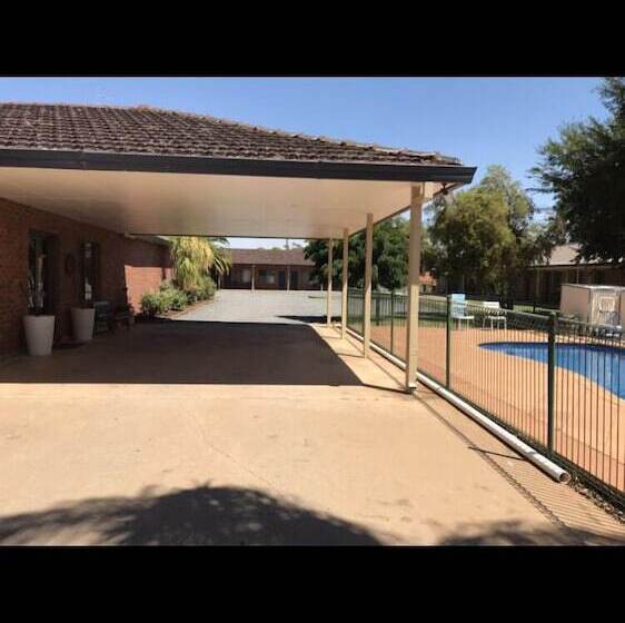 فندق على الطريق Condobolin Motor Inn