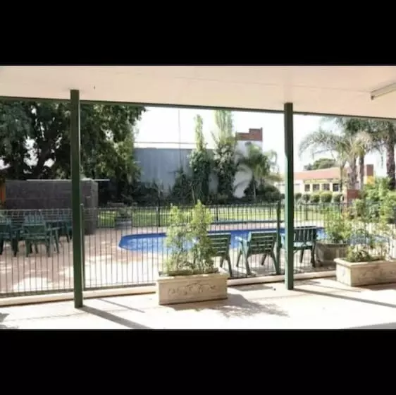 モーテル Condobolin Motor Inn