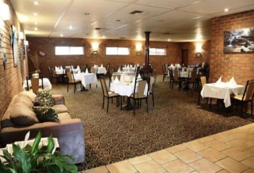 فندق على الطريق Condobolin Motor Inn