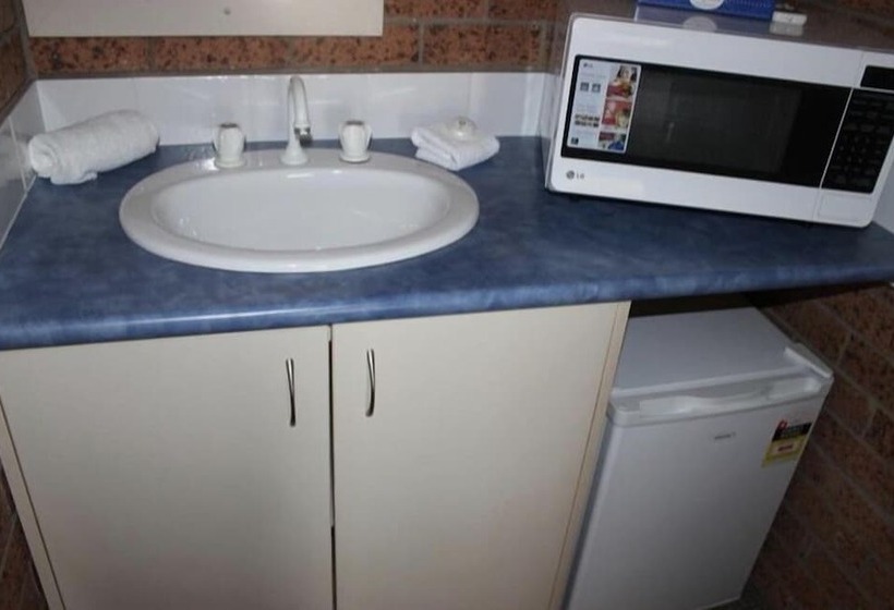 فندق على الطريق Condobolin Motor Inn