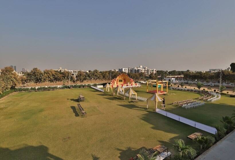 Oyo 11750 Hotel Starz