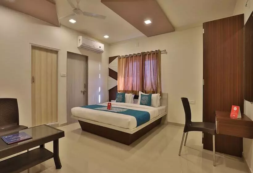 Oyo 11750 Hotel Starz