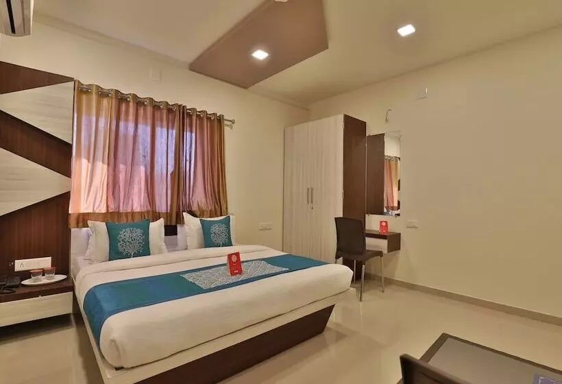 Oyo 11750 Hotel Starz
