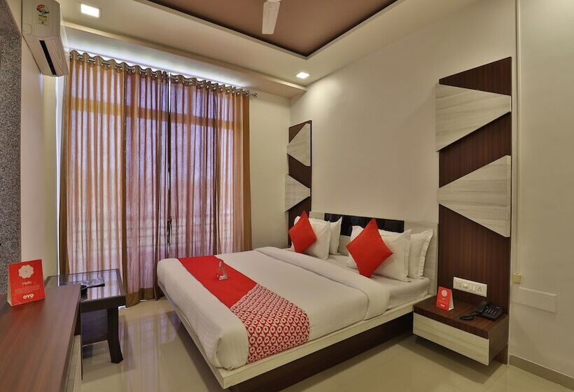 Oyo 11750 Hotel Starz