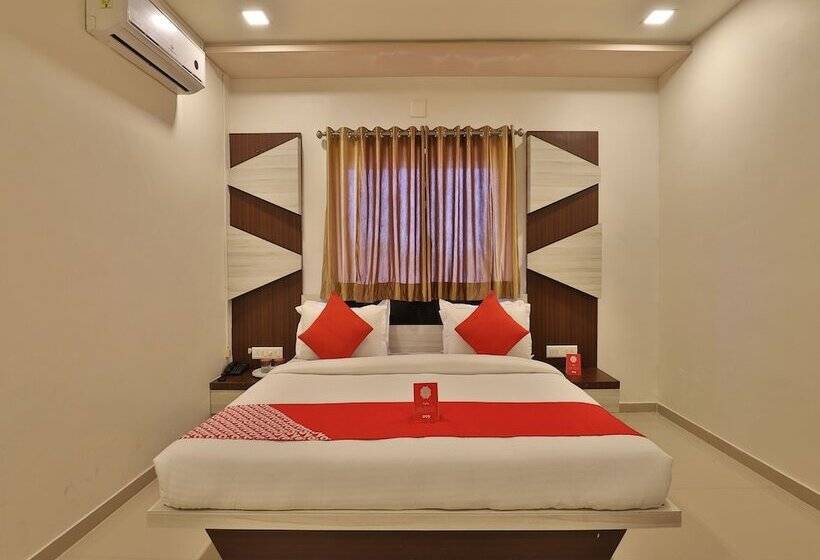 Oyo 11750 Hotel Starz