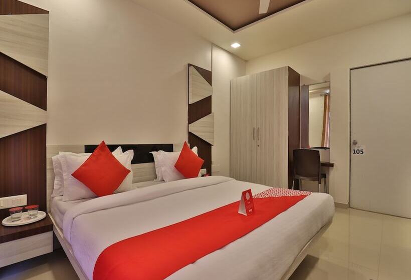 Oyo 11750 Hotel Starz